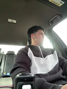 Esauhot online show from February 2025 06:40:01 PM