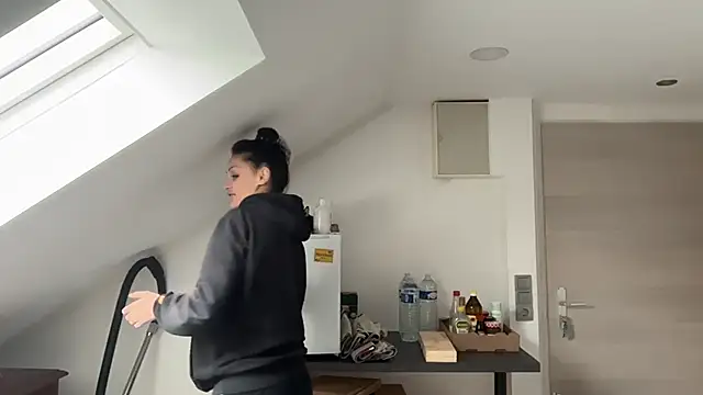 JeSuisUnTapin online show from October 2025 11:06:02 AM