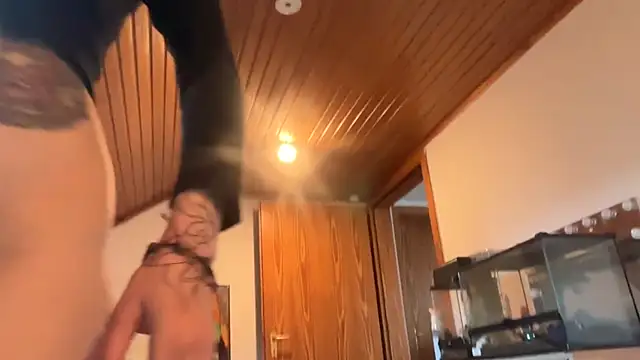 Snapshot of JeSuisUnTapin chatting on April 2026 04:17:02 PM JeSuisUnTapin online show from April 2026 04:17:02 PM