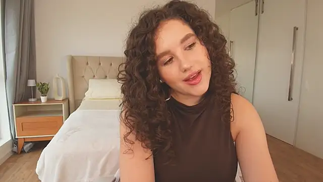 Ariella Sol online show from February 2026 07:18:01 PM