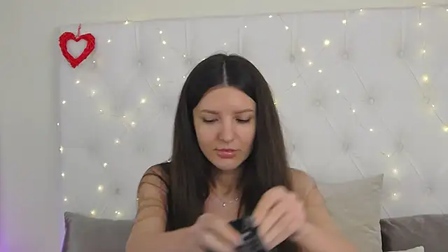 --Daniella- online show from November 2025 08:52:02 AM