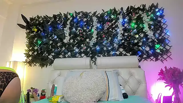 Snapshot of any_mour chatting on February 2025 05:18:02 PM any mour online show from February 2025 05:18:02 PM