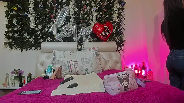 Snapshot of any_mour chatting on March 2025 05:22:01 PM any mour online show from March 2025 05:22:01 PM