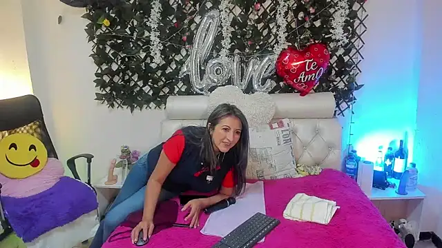 Snapshot of any_mour chatting on March 2025 03:31:02 PM any mour online show from March 2025 03:31:02 PM