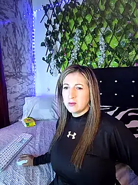 Snapshot of any_mour chatting on November 2025 06:41:02 PM any mour online show from November 2025 06:41:02 PM