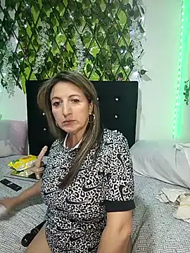 Snapshot of any_mour chatting on November 2025 09:27:01 PM any mour online show from November 2025 09:27:01 PM