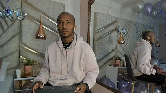 JamesParck online show from February 2025 12:16:02 PM