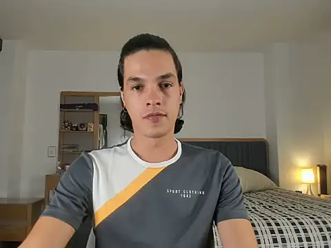 Snapshot of uglycoyote18 chatting on April 2026 05:19:01 AM uglycoyote18 online show from April 2026 05:19:01 AM