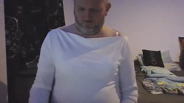 ShyBoy1982 online show from April 2026 11:53:01 PM