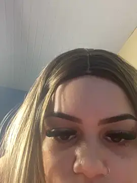 Lolacavalona online show from December 2024 06:06:01 PM