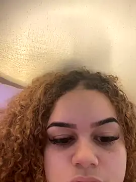 Lolacavalona online show from September 2025 05:02:02 PM