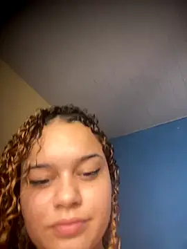 Lolacavalona online show from October 2025 06:03:01 PM