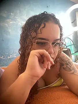 Lolacavalona online show from November 2025 05:03:01 PM