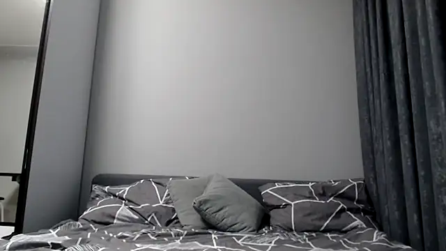 Snapshot of SierraSky_ chatting on December 2024 09:17:01 PM SierraSky online show from December 2024 09:17:01 PM