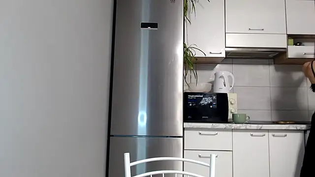 Snapshot of SierraSky_ chatting on January 2025 06:10:02 PM SierraSky online show from January 2025 06:10:02 PM