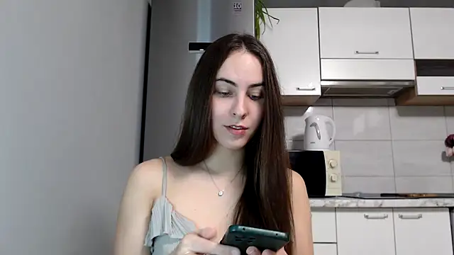 Snapshot of SierraSky_ chatting on November 2025 06:10:01 PM SierraSky online show from November 2025 06:10:01 PM