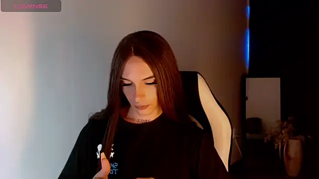 Snapshot of AdharaaMoon chatting on December 2024 01:29:01 AM AdharaaMoon online show from December 2024 01:29:01 AM