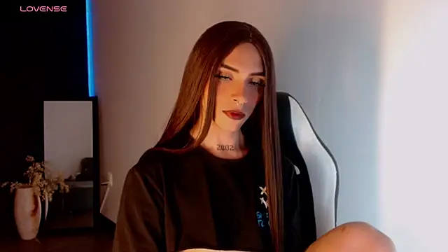 Snapshot of AdharaaMoon chatting on December 2024 04:27:02 AM AdharaaMoon online show from December 2024 04:27:02 AM