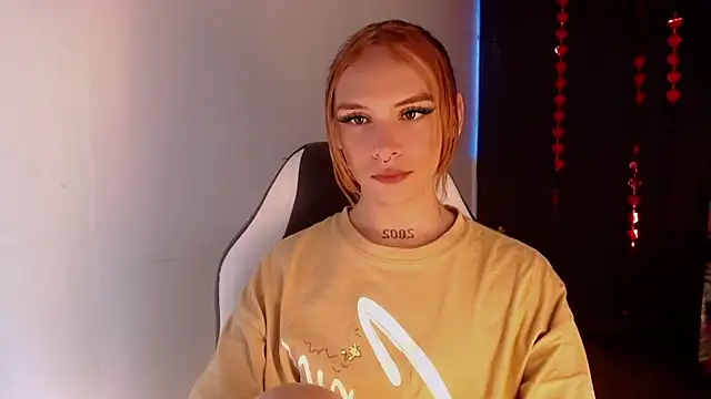 Snapshot of AdharaaMoon chatting on February 2025 07:39:01 PM AdharaaMoon online show from February 2025 07:39:01 PM