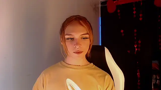 Snapshot of AdharaaMoon chatting on February 2025 10:42:01 PM AdharaaMoon online show from February 2025 10:42:01 PM