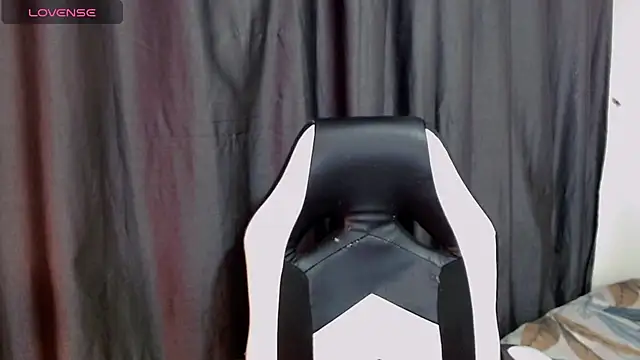 Snapshot of AdharaaMoon chatting on October 2025 07:11:01 PM AdharaaMoon online show from October 2025 07:11:01 PM