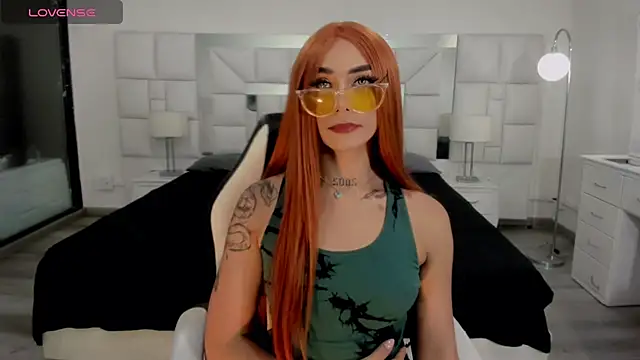 Snapshot of AdharaaMoon chatting on November 2025 06:51:02 PM AdharaaMoon online show from November 2025 06:51:02 PM