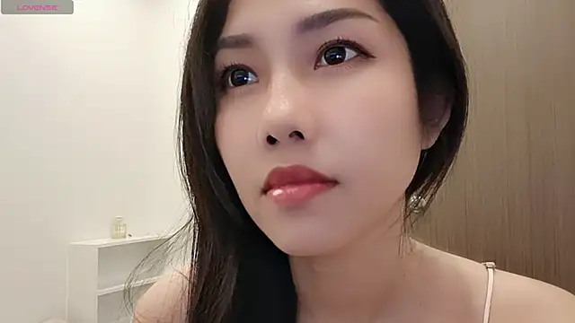 Snapshot of Sugar2k5 chatting on November 2025 07:56:01 AM Sugar2k5 online show from November 2025 07:56:01 AM