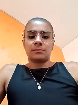 Leslly  online show from April 2026 04:44:02 PM