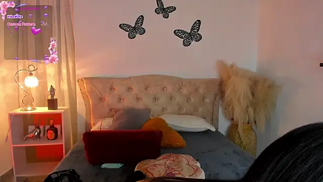 Sarahballiston  online show from September 2025 12:10:02 AM