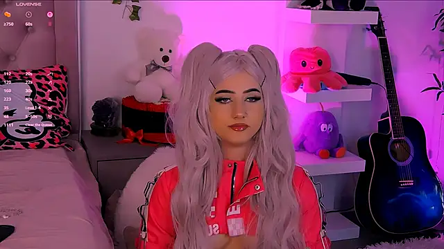 Snapshot of LaylaBrown chatting on September 2025 06:41:02 PM LaylaBrown online show from September 2025 06:41:02 PM