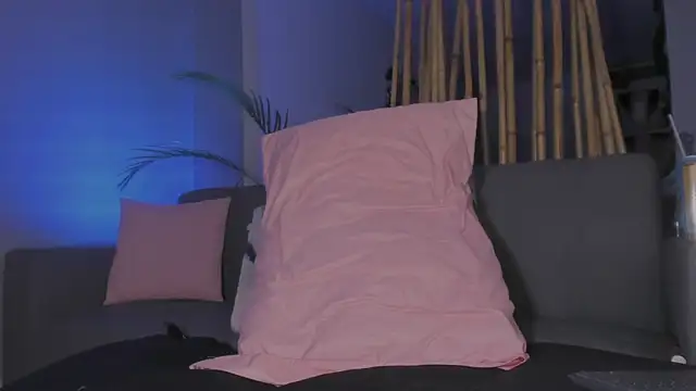 Snapshot of danna_v chatting on January 2025 09:08:01 AM danna v online show from January 2025 09:08:01 AM