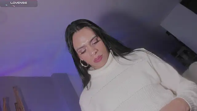 Snapshot of danna_v chatting on March 2025 09:32:02 PM danna v online show from March 2025 09:32:02 PM