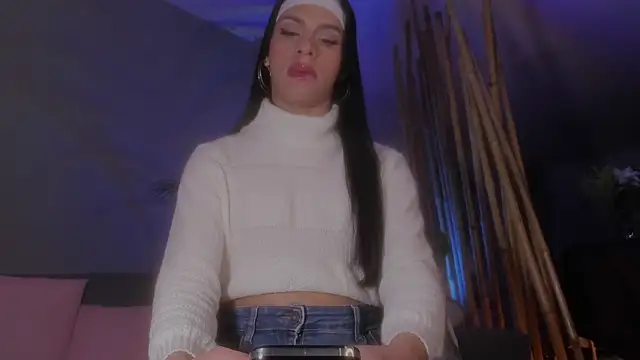 Snapshot of danna_v chatting on March 2025 08:17:01 AM danna v online show from March 2025 08:17:01 AM