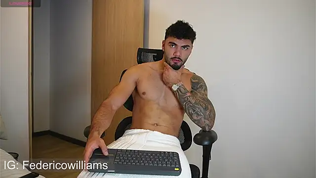 Snapshot of Derek_w chatting on February 2025 07:13:01 AM Derek w online show from February 2025 07:13:01 AM