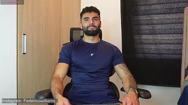 Snapshot of Derek_w chatting on November 2025 07:36:02 PM Derek w online show from November 2025 07:36:02 PM