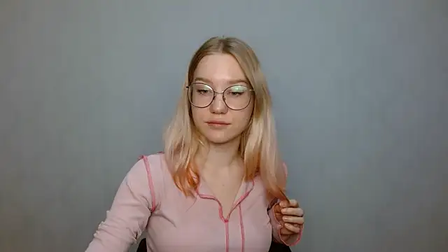 Snapshot of cindi_hot chatting on January 2025 12:39:02 PM cindi hot online show from January 2025 12:39:02 PM