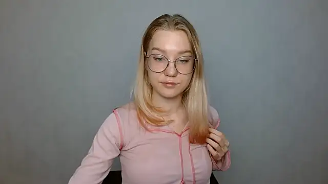 Snapshot of cindi_hot chatting on January 2025 12:13:01 PM cindi hot online show from January 2025 12:13:01 PM