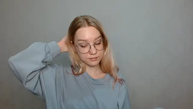 Snapshot of cindi_hot chatting on January 2025 12:18:01 PM cindi hot online show from January 2025 12:18:01 PM