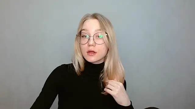 Snapshot of cindi_hot chatting on February 2025 01:08:02 PM cindi hot online show from February 2025 01:08:02 PM