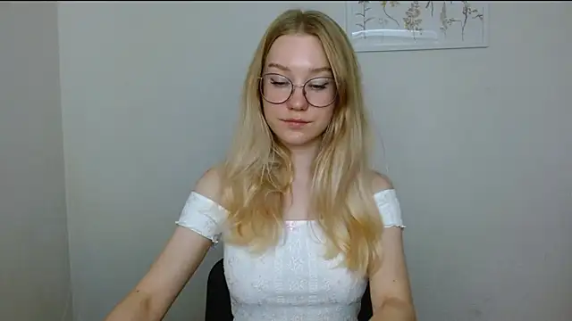 Snapshot of cindi_hot chatting on September 2025 09:31:01 AM cindi hot online show from September 2025 09:31:01 AM