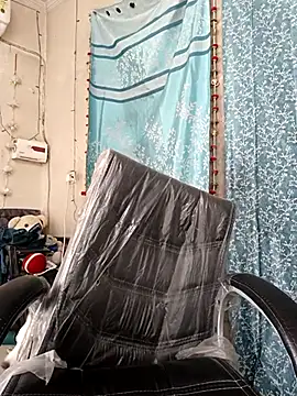 Snapshot of Parinaaz18 chatting on March 2025 08:02:01 AM Parinaaz18 online show from March 2025 08:02:01 AM