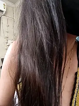 Snapshot of Parinaaz18 chatting on March 2025 08:21:02 AM Parinaaz18 online show from March 2025 08:21:02 AM