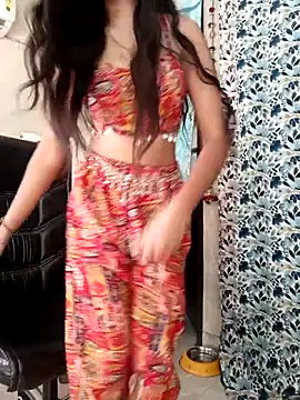 Snapshot of Parinaaz18 chatting on September 2025 02:27:02 AM Parinaaz18 online show from September 2025 02:27:02 AM