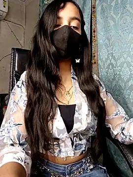 Snapshot of Parinaaz18 chatting on December 2025 01:33:02 AM Parinaaz18 online show from December 2025 01:33:02 AM