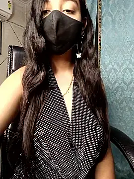 Snapshot of Parinaaz18 chatting on December 2025 01:43:02 AM Parinaaz18 online show from December 2025 01:43:02 AM