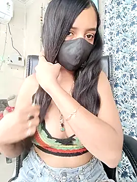 Parinaaz18 online show from April 2026 01:52:02 AM