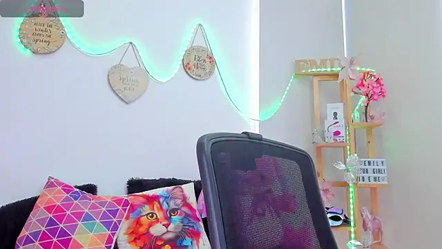 EmillySanders online show from December 2025 02:24:02 PM