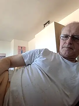Milkasahne64 online show from May 2026 07:46:02 AM