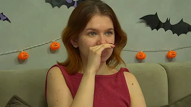 LessySmith online show from November 2025 04:36:02 AM