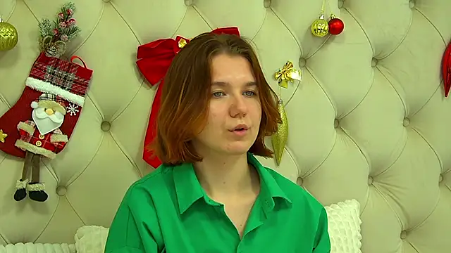 LessySmith online show from December 2025 04:42:02 AM